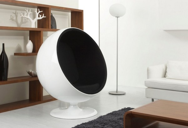 Кресло-шар в интерьере: сочетание стиля и практичности