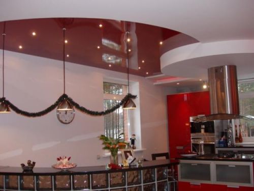 Варианты дизайна потолков на кухне в фото