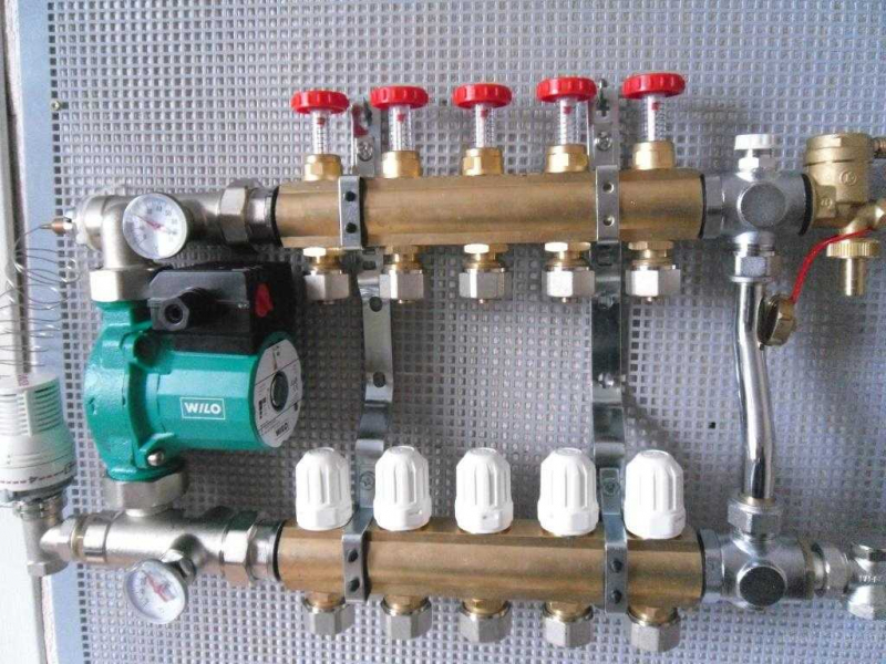 Комбинированная система отопления: радиаторы и теплый пол, схема в фото