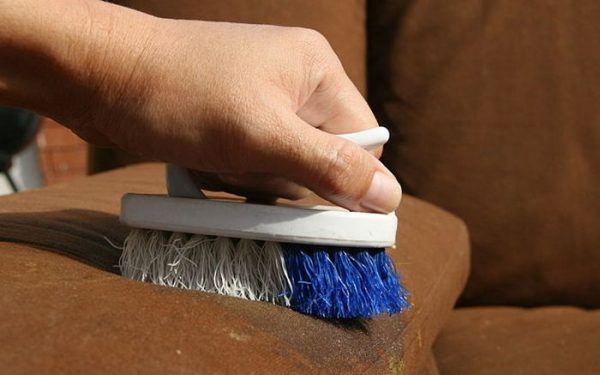 Способы очистки мягкой мебели от разного рода загрязнений